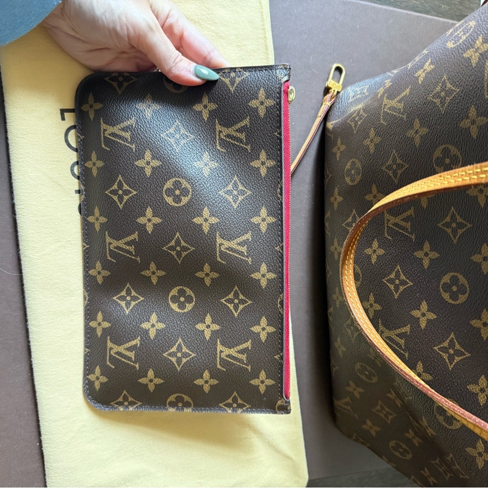Authentic Louis Vuitton Neverfull MM - Picture 10 of 14